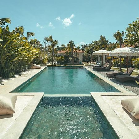 Cari Surf Camp & Studio'S Uluwatu  Exterior photo