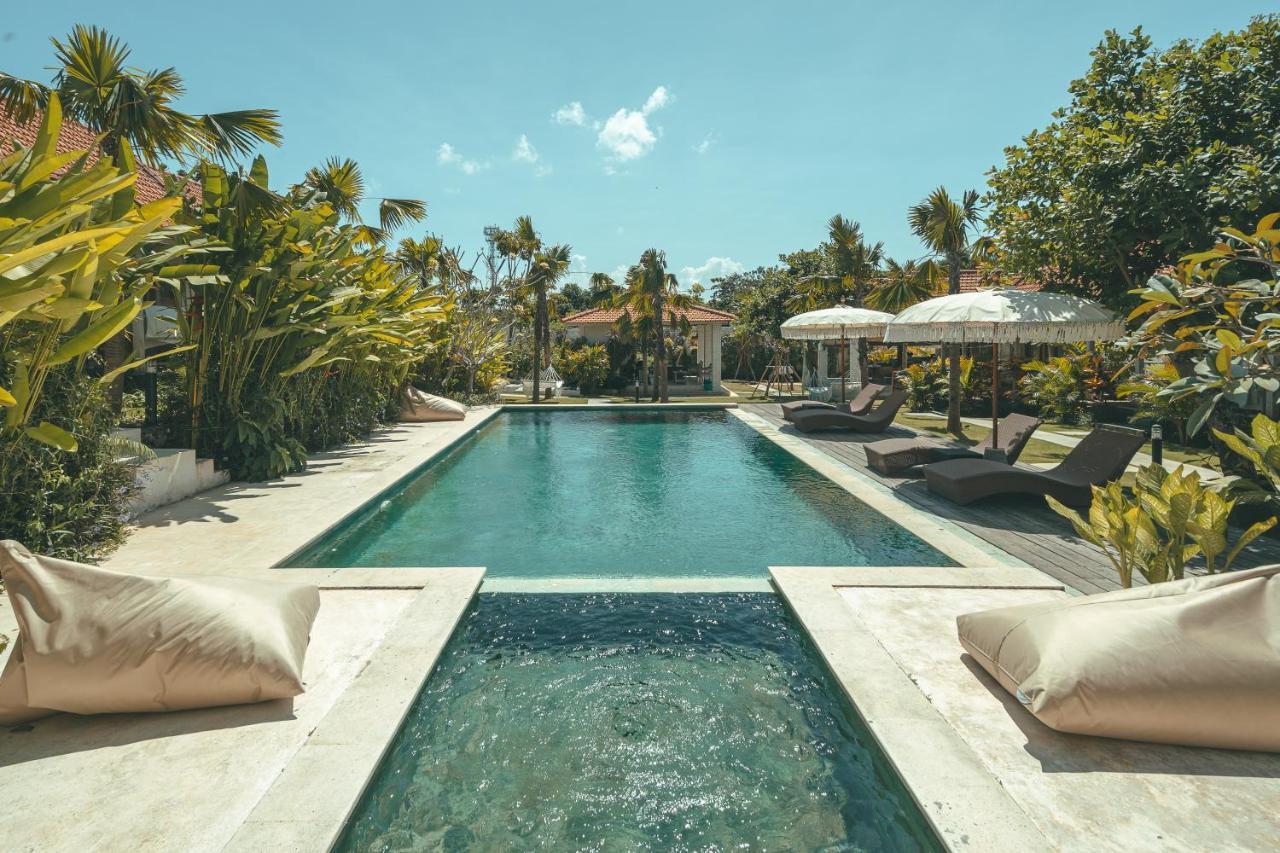 Cari Surf Camp & Studio'S Uluwatu  Exterior photo